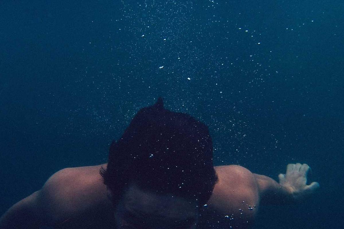 5 Essential Tips for Choosing the Best Storage Rack for Neck Pain Relief with Hanamori Storage rack with ergonomic design for neck pain relief