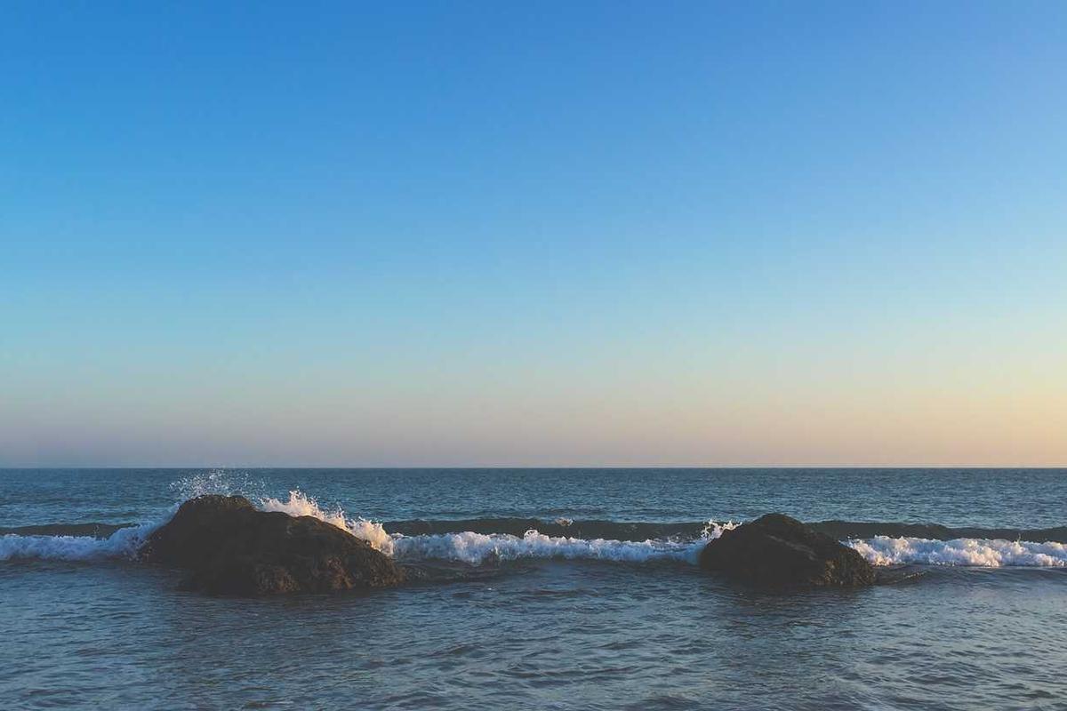 People using folding chairs in outdoor settings around Navi Mumbai