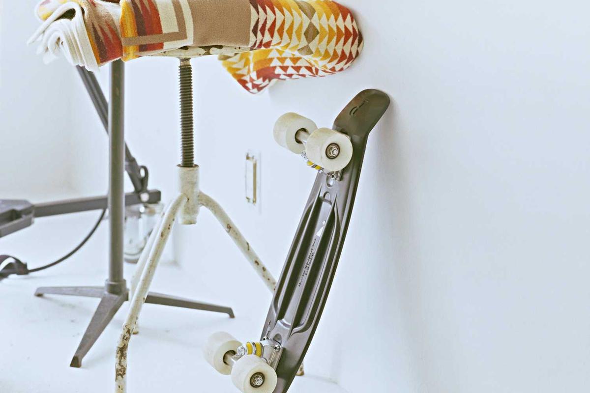 Side Table Solutions for Delhi Home Owners: Essential Tips and Designs for Small Spaces Design considerations for side tables in an Indian home setting