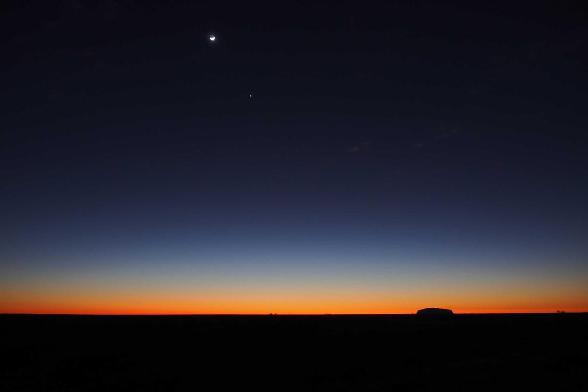 5 Proven Ways to Choose Between Floating Shelves and Bulky Furniture for a More Intentional Minimalist Space Small room cluttered with bulky furniture, empty space, and minimalist decor